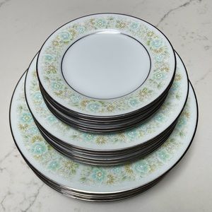 Noritake Japan 2158 Paula Fine China Dinner Set